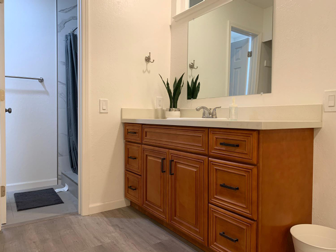 Bedroom 2, @ Marbella Lane - 4BR Alluring Home, Alameda