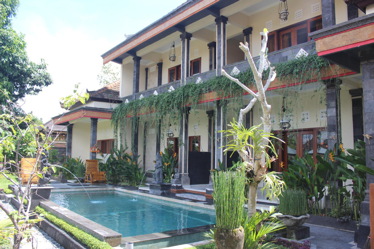 Exterior 1