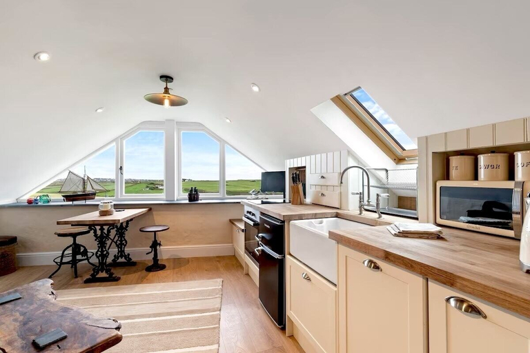 Others 5, Swn y Môr - 1 Bedroom Cottage - Whitesands, Pembrokeshire