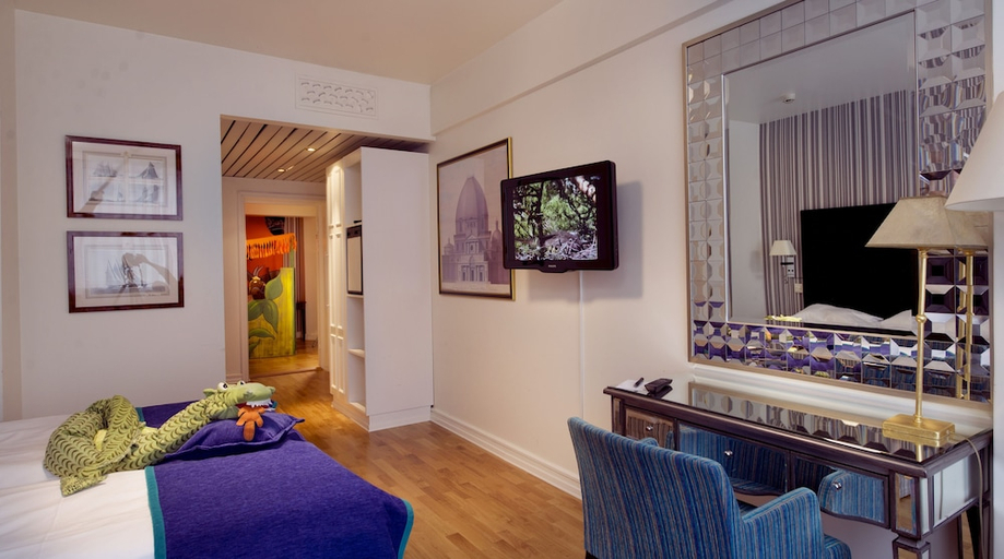 Others 4, Home Hotel Bastion, Oslo