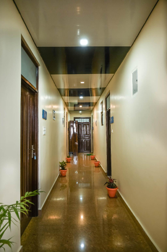 Public Area 1, La Montana, Kangra