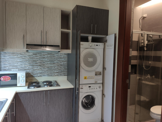 Dining Room 5, Good for couples or singles 1 Bed/ 1 bath, Makati City