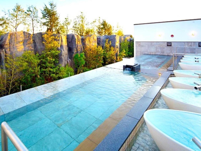 Sport & Beauty 5, EZ HOTEL KIX Seaside, Tajiri