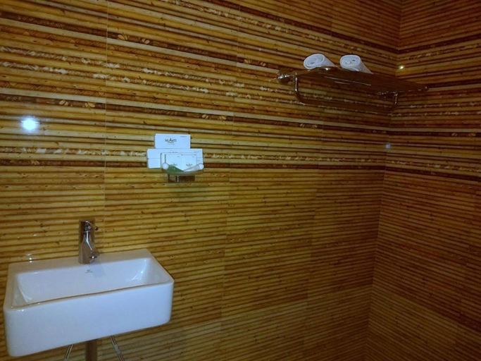 Bathroom 9