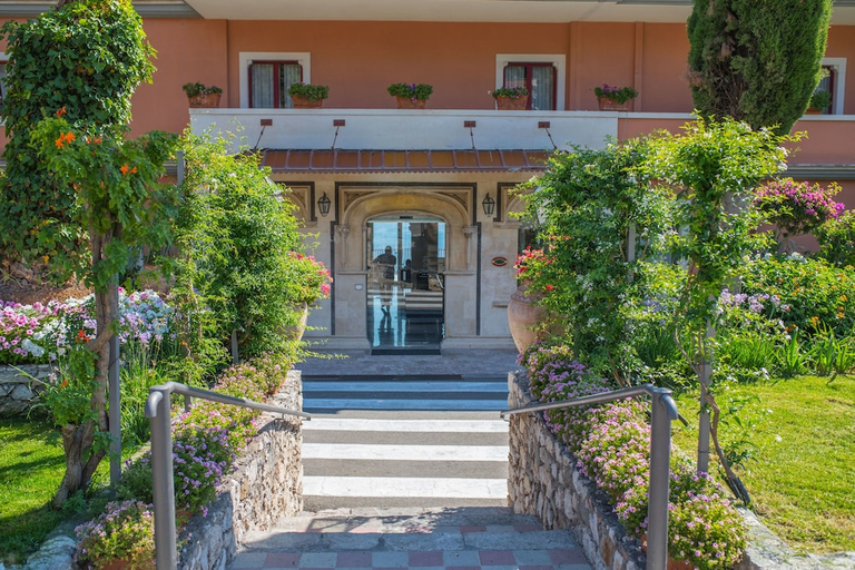 Exterior & Views 1, Grand Hotel Miramare, Messina