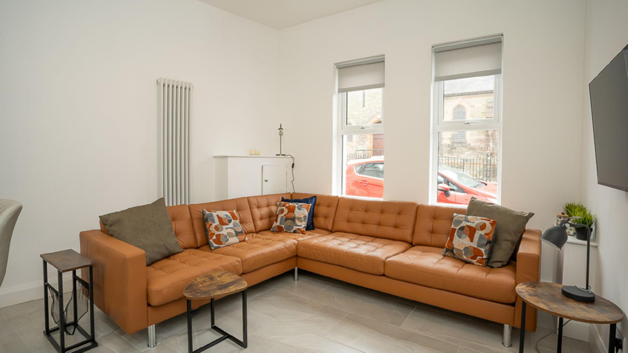 Others 3, Luxury Central 4 BDR house by Belfast City Breaks, Belfast