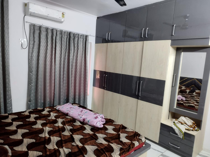 Others 3, Ashish Villa, Lucknow