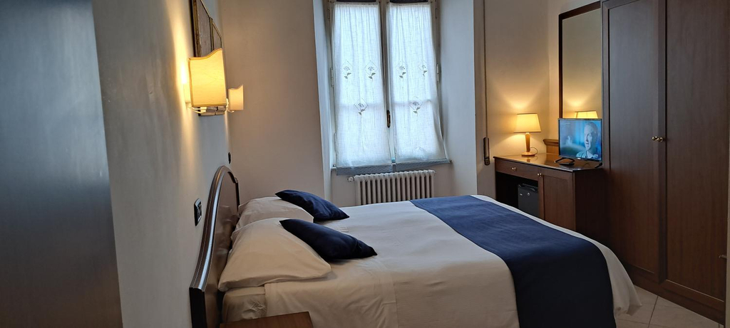 Others 3, Hotel Bonazzi, Perugia