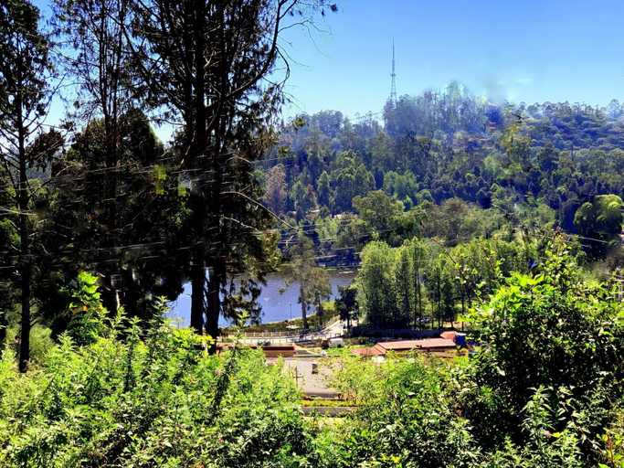 Avantara Amazing Lake View Woodhouses/Cabins , Dindigul