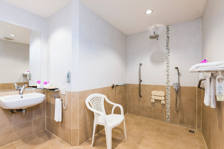 Bathroom 5, Thai Garden Resort, Pattaya