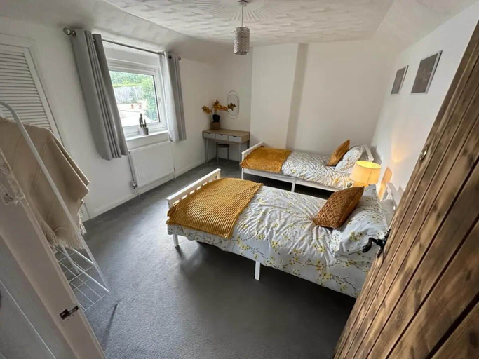 Room 5, 2 Bed-sleeps 4-sea View-pet Friendly-parking, Carmarthenshire
