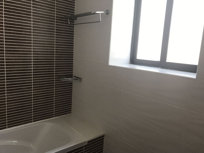 Bathroom 4, Windsor Hotel Sliema