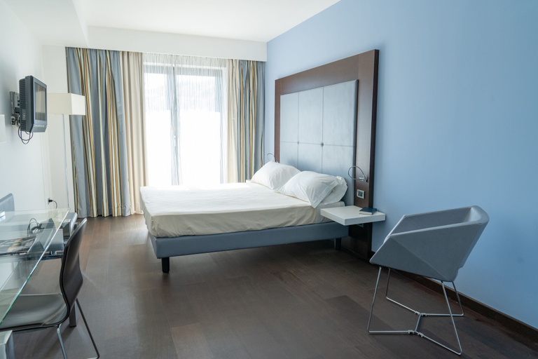 Bedroom 2, Hotel Napoleon, Crotone