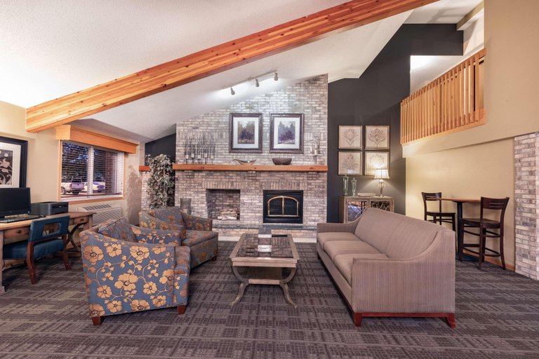 Public Area 2, SureStay Plus Hotel by Best Western Litchfield, Meeker