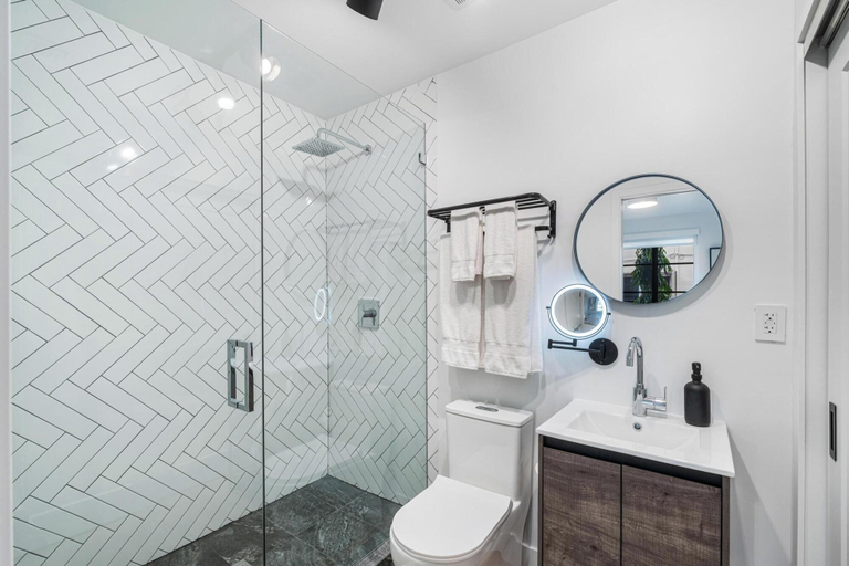 Bathroom 3, Lux Retreat By Renzzi, Miami-Dade