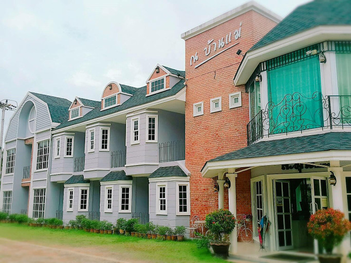 Exterior 1