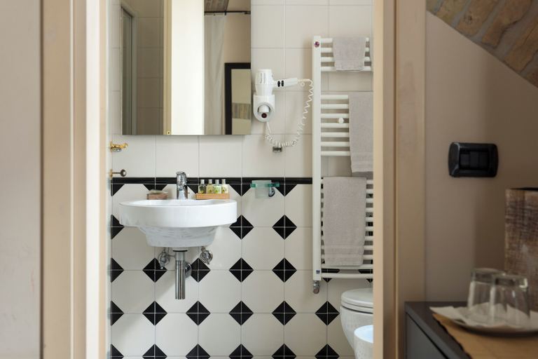 Bathroom 4, Palm Gallery Hotel, Roma