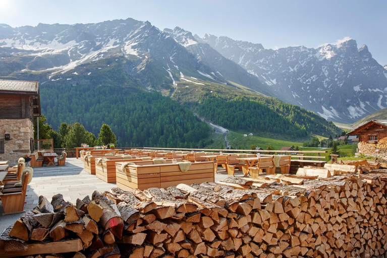 Others 4, Berghuus Radons, Albula