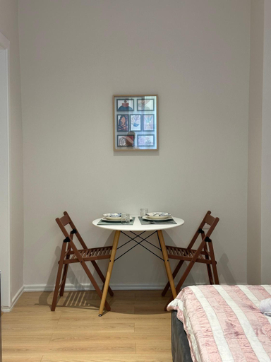 Others 3, Freya's rooms, Durrësit