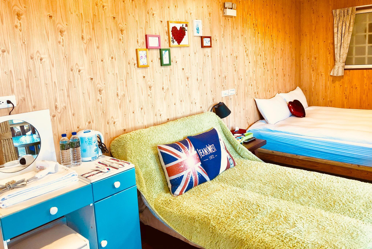 Bedroom 2, QingJing love mountain city homestay, Nantou