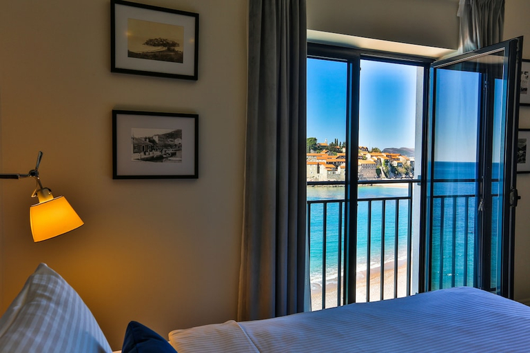 Bedroom 2, CALIFORNIA by Aycon - Adults Only