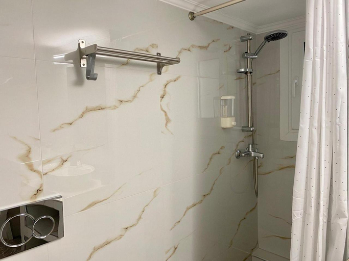 Bathroom 3, A modern flat in the centre, Attica