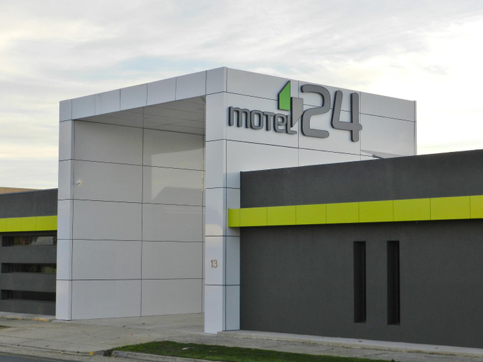 Others 4, Motel 24, Wodonga