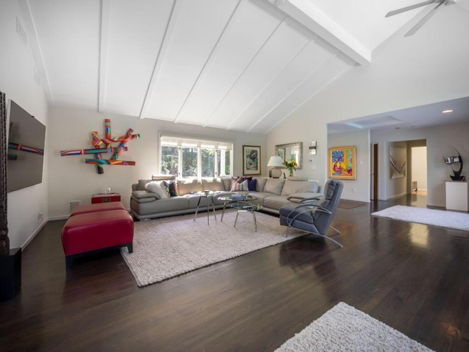 Others 5, Villa Xmart - Luxury with pool, Suffolk