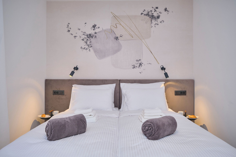 Bedroom 3, Point of Life 1 by Litto, Split