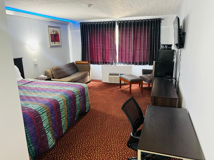 Others 5, Lively Inn and Suites, Greater Sudbury