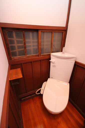 Bathroom 3, Fuji Time Traveler, Fujikawaguchiko