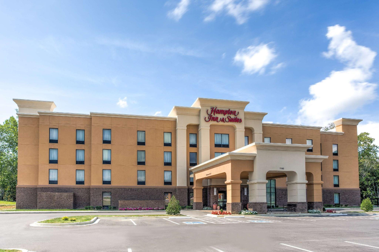 Exterior & Views 2, Hampton Inn & Suites Manchester, Coffee
