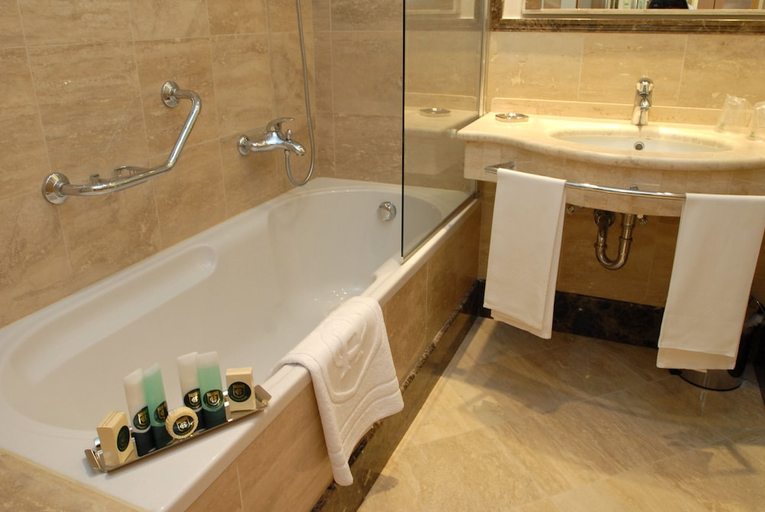 Bathroom 4, Grand Hotel Duca di Mantova, Milano