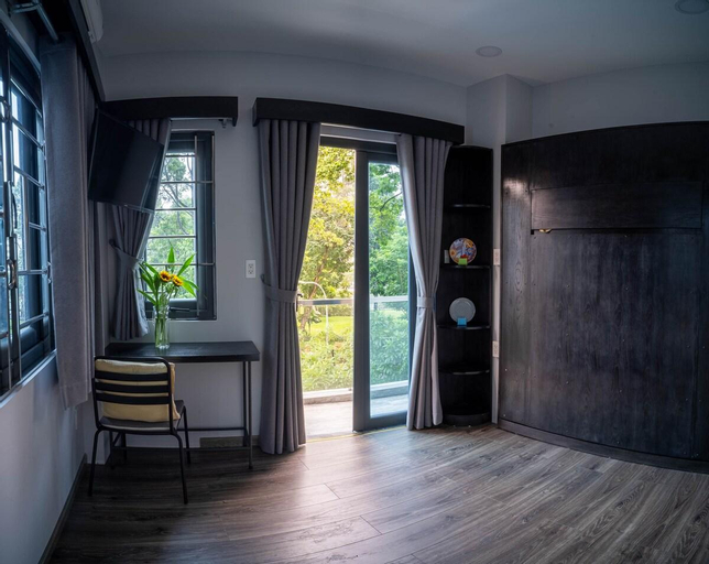 Brand New Cozy Home wBalcony @ ❤ of Saigon En, District 1