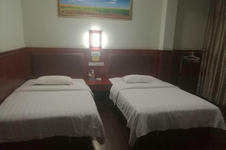 Bedroom 5, Tianyue Business Hotel, Haikou