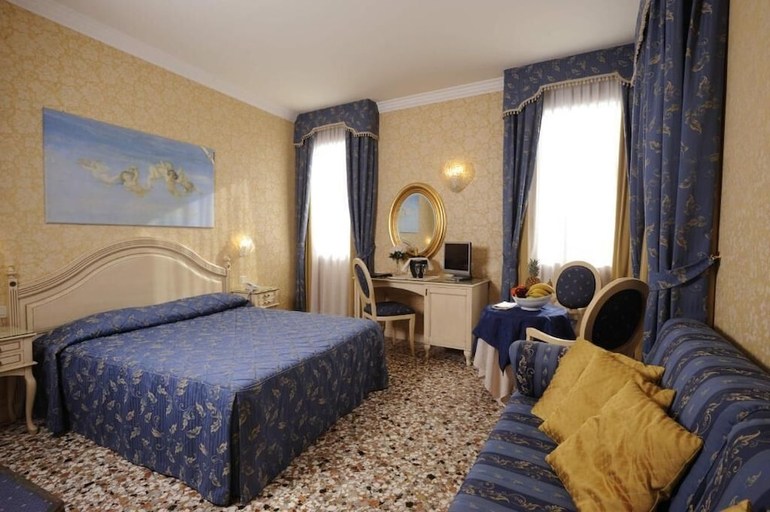 Bedroom 3, Hotel Ca' Formenta, Venezia