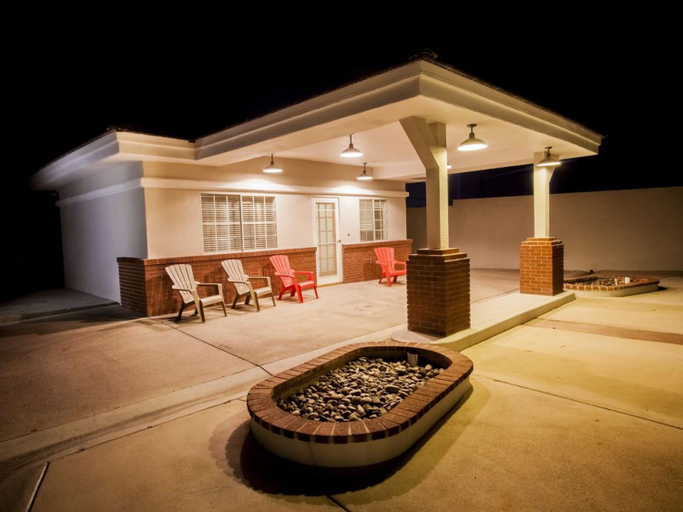 Villa Carota - 6 bedrooms and a Casitas, Clark