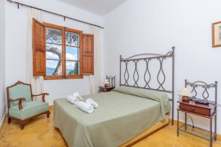 Room 4, Can Mir in Mallorca With 4 Bedrooms and 3 Bathrooms, Baleares