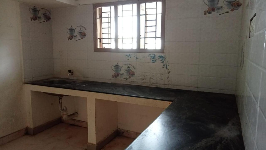 Bathroom 2, Hallima Home Stay Services Golden Nagar, Pudukkottai