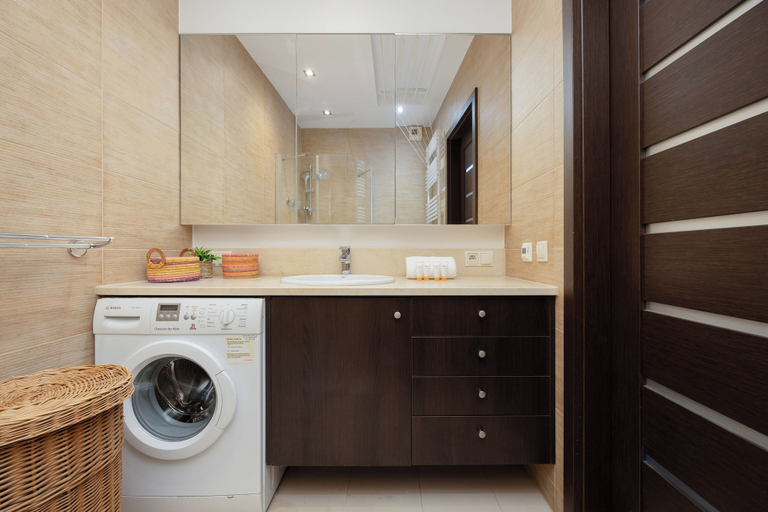 Bathroom 4, Apartment Near Stok��osy by Renters, Warsaw