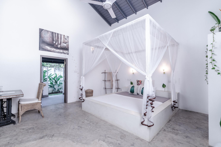 Bedroom 3, Bungalow with outdoor bathroom in ayurveda retreat, Tangalle