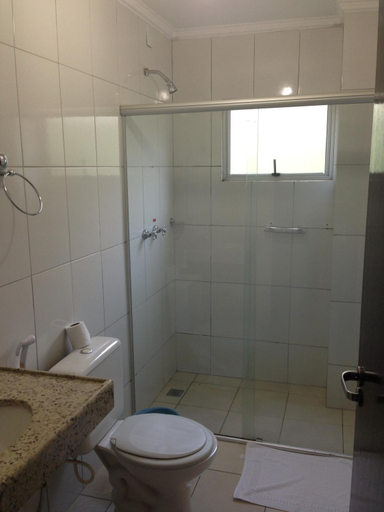 Bathroom, Hotel Notre Dame, Barreiras