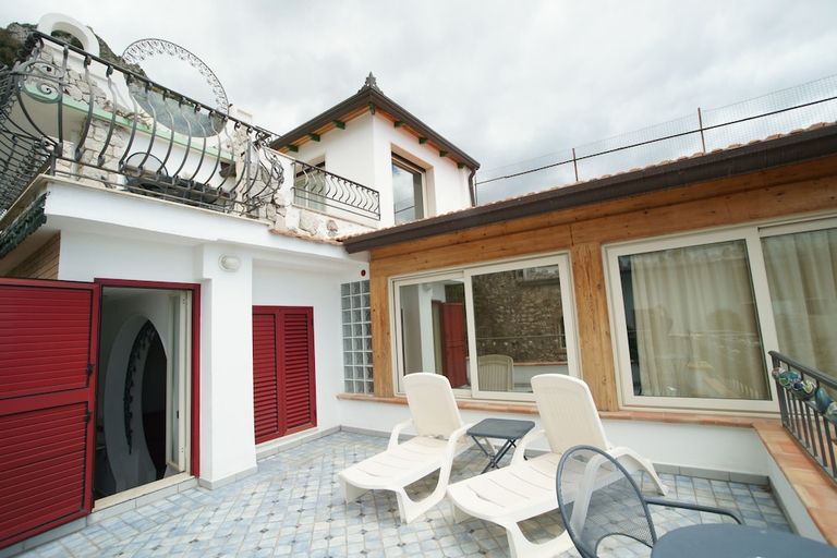 Exterior & Views 1, Vello d Oro, Messina
