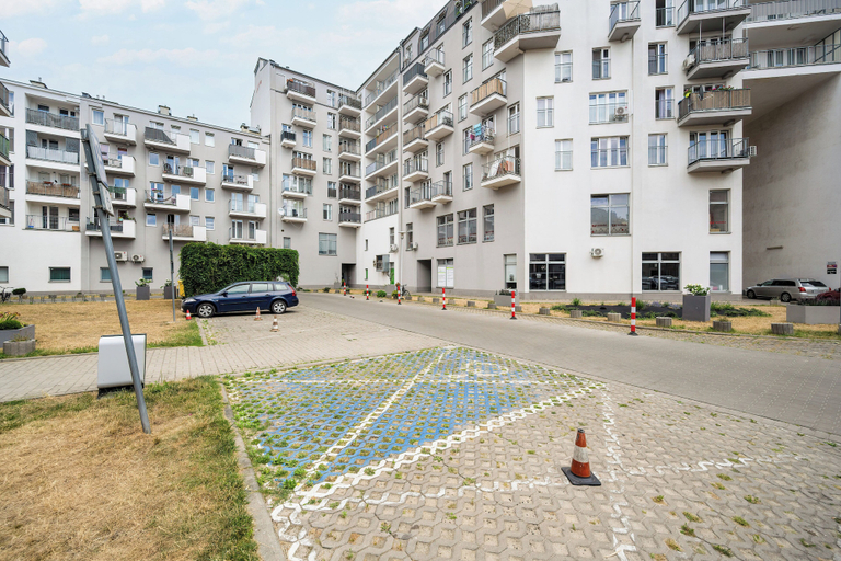 Exterior & Views, Wroclaw Apartment With Bathub by Renters, Środa Śląska