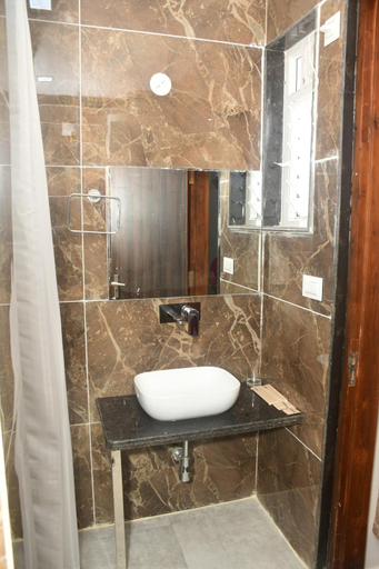 Bathroom 4, Kankidham Lords Inn, Kishanganj