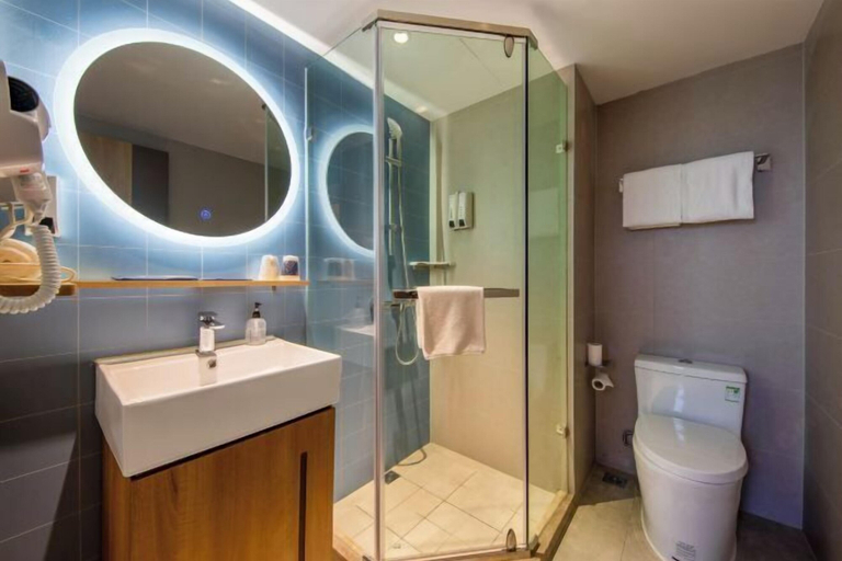 Bathroom 4, Homeinn · neo Hotel (Kunming Beijing Road Dongfeng Square Subway Station), Kunming
