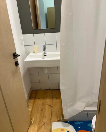 Bathroom 2, Blue Orange, Yerevan