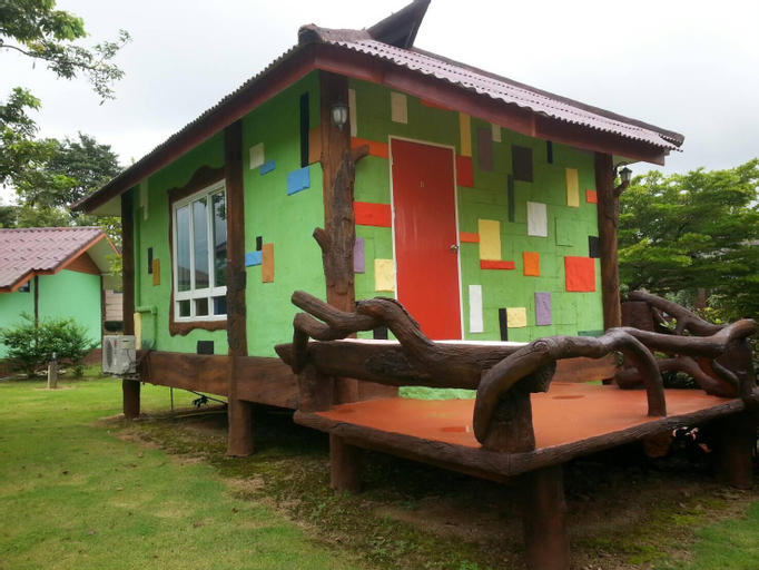 Exterior 15