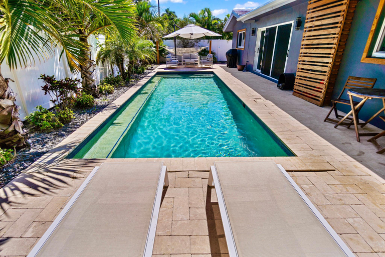2, Beach Bliss: 10 Mins to Waves, 3BR Oasis with Pool, Broward