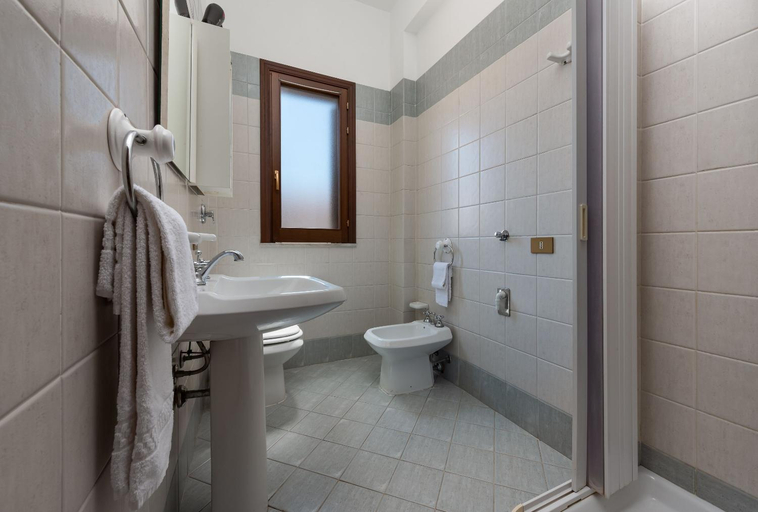 Bathroom 3, Casa Vacanza Azzurra Centro, Trapani